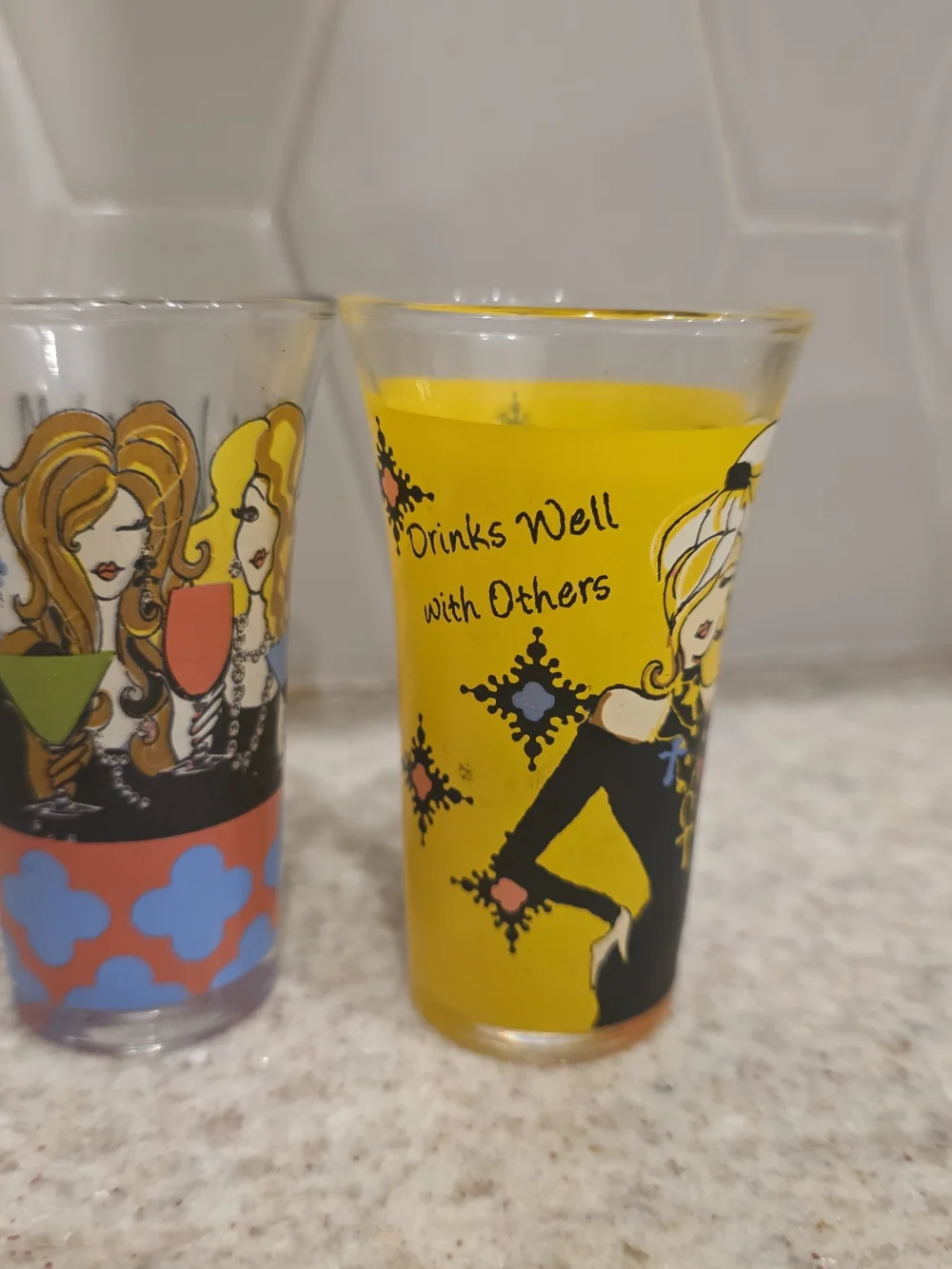 Drinks Well With Others Girlfriend Chic Party Cocktail Shot Glasses Set Of 2 - Picture 2 of 8